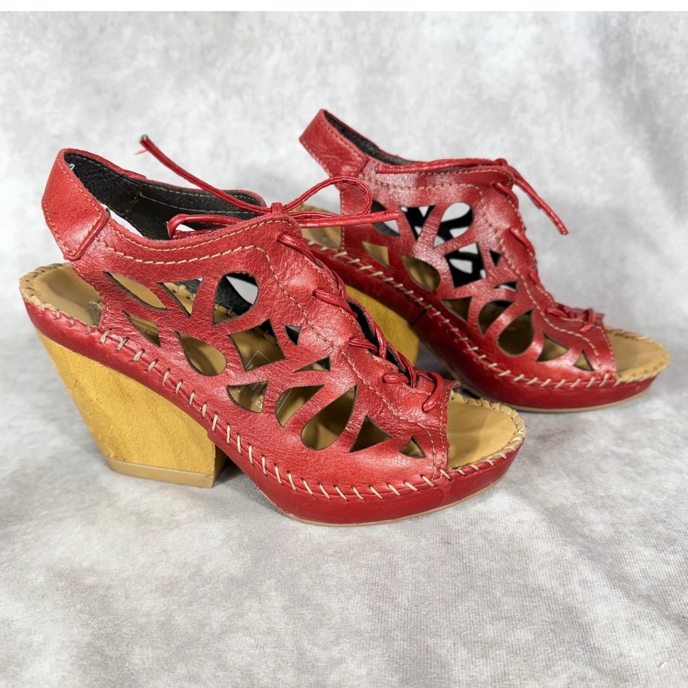 Vtg LOBO SOLO Red Leather Wedge Sandals Wms 7 Lace Up Laser Cut Boho Block Heel - Picture 2 of 8